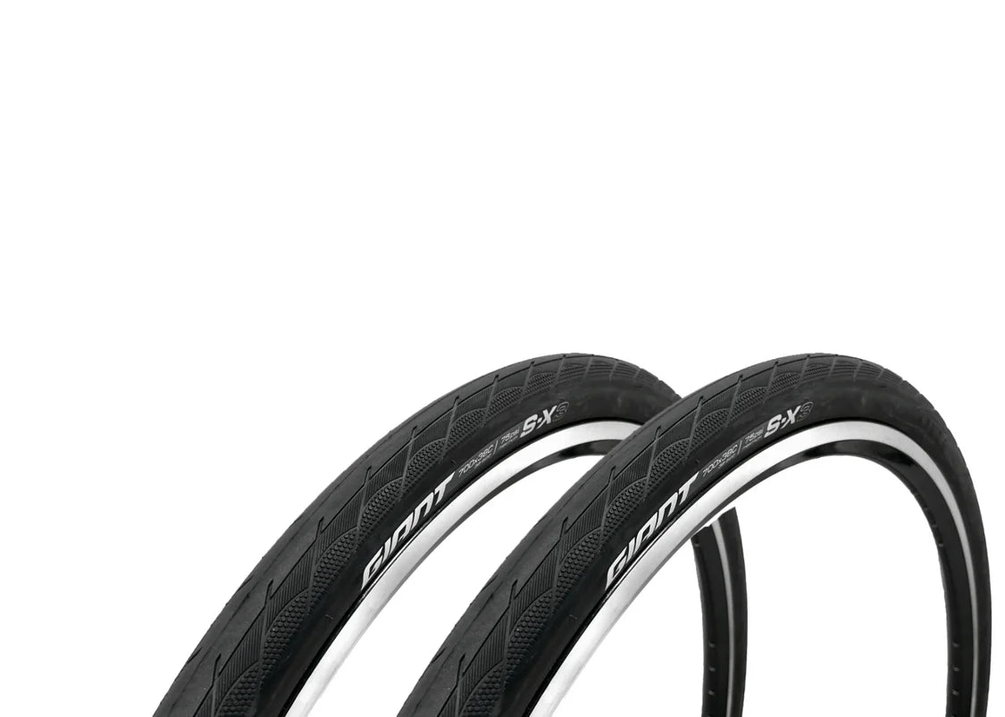 Giant S-X3 00x38c Road bike tyre.