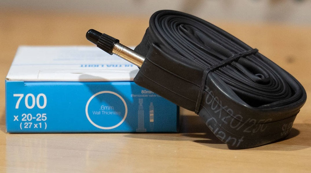 Giant 16x1.5-1.75 Schrader